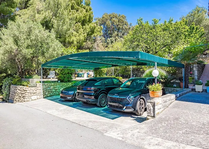 In Near Sandy Apartment Supetarska Draga